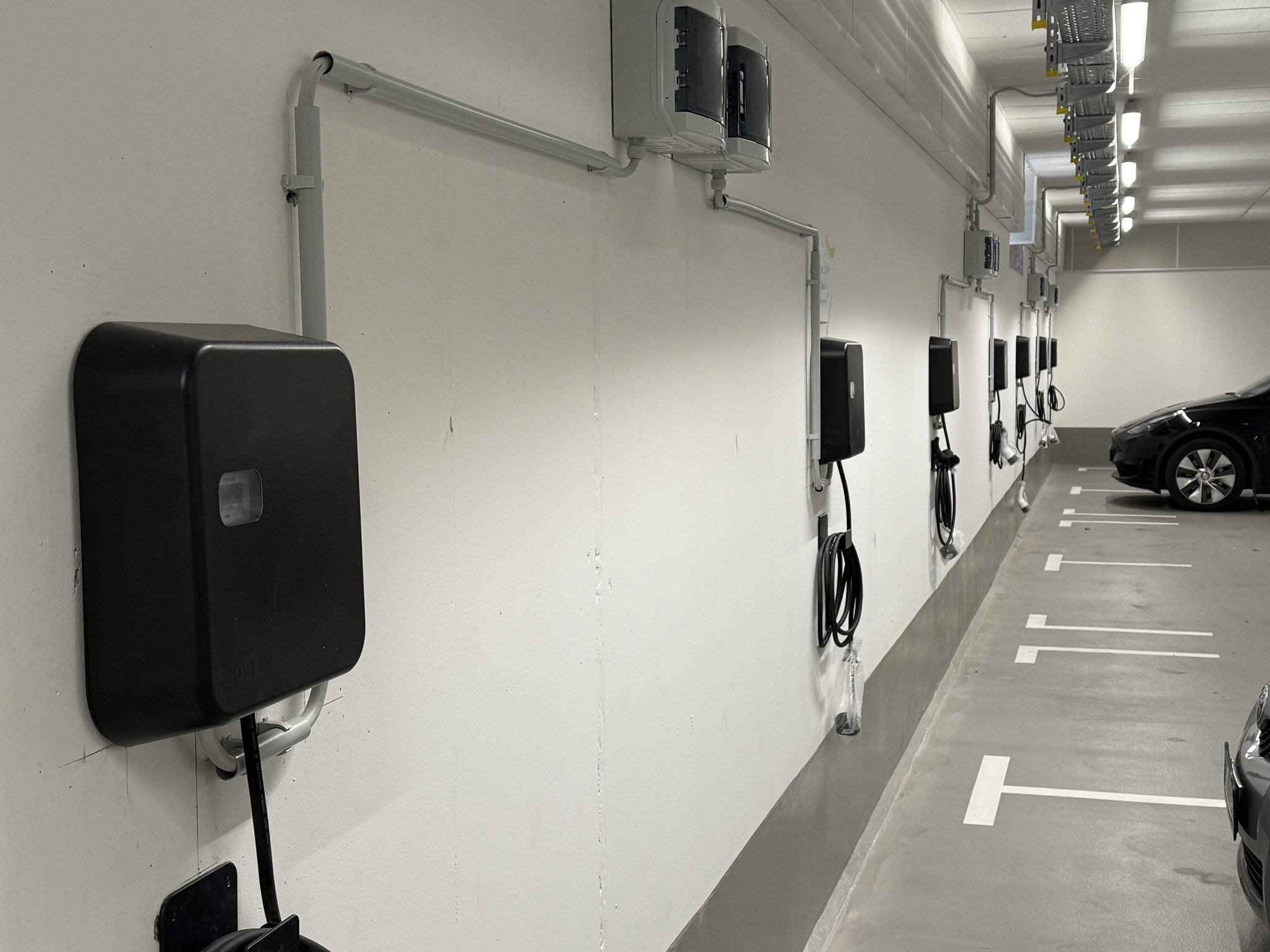 
                                 Car park with 25 cFos Power Brain Wallboxes - Photo 2
                              