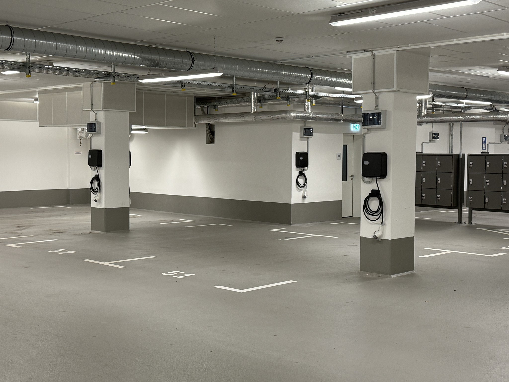 
                                 Car park with 25 cFos Power Brain Wallboxes - Photo 3
                              