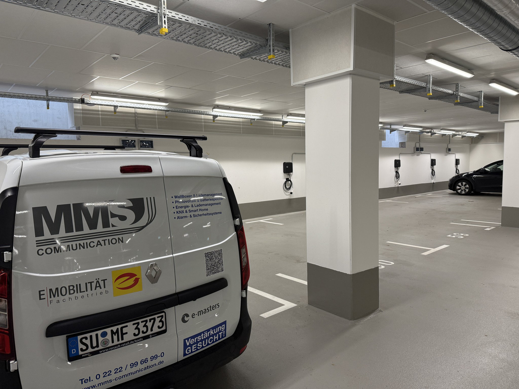 
                                 Car park with 25 cFos Power Brain Wallboxes - Photo 4
                              