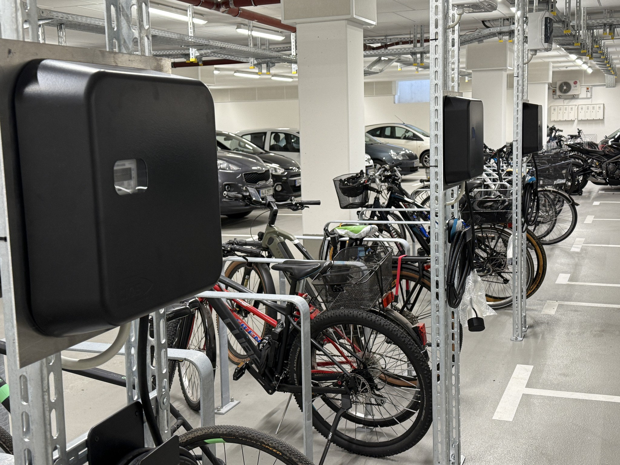 
                                 Car park with 25 cFos Power Brain Wallboxes - Photo 6
                              